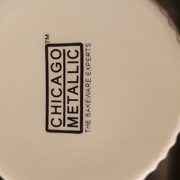 (4) Chicago Metallic Bakeware Set - Picture 5 of 13